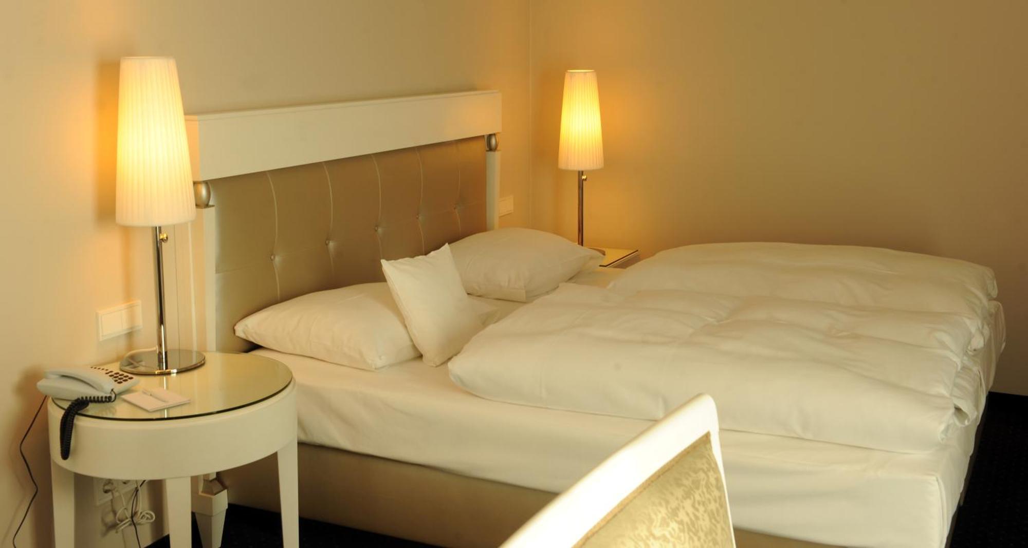 Hotel & Restaurant Schoenau Peine Rom bilde